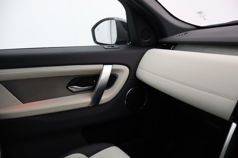 2024 (24) LAND ROVER DISCOVERY SPORT 2.0 D200 Dynamic SE 5dr Auto [7 Seat] 5178646