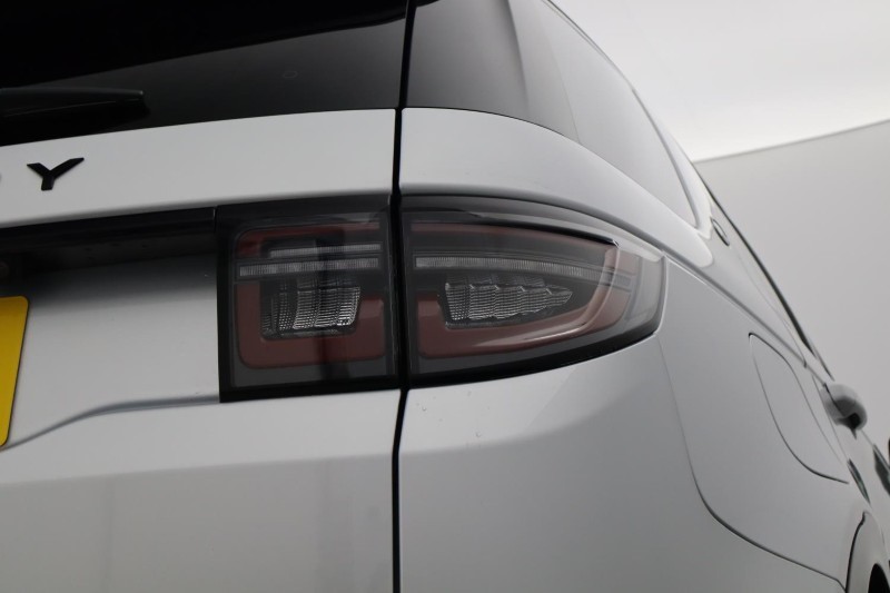 2024 (24) LAND ROVER DISCOVERY SPORT 2.0 D200 Dynamic SE 5dr Auto [7 Seat] 5178598