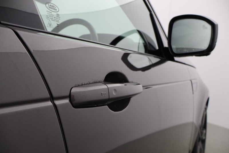 2023 (73) LAND ROVER DISCOVERY 3.0 D300 Dynamic SE 5dr Auto 5179474