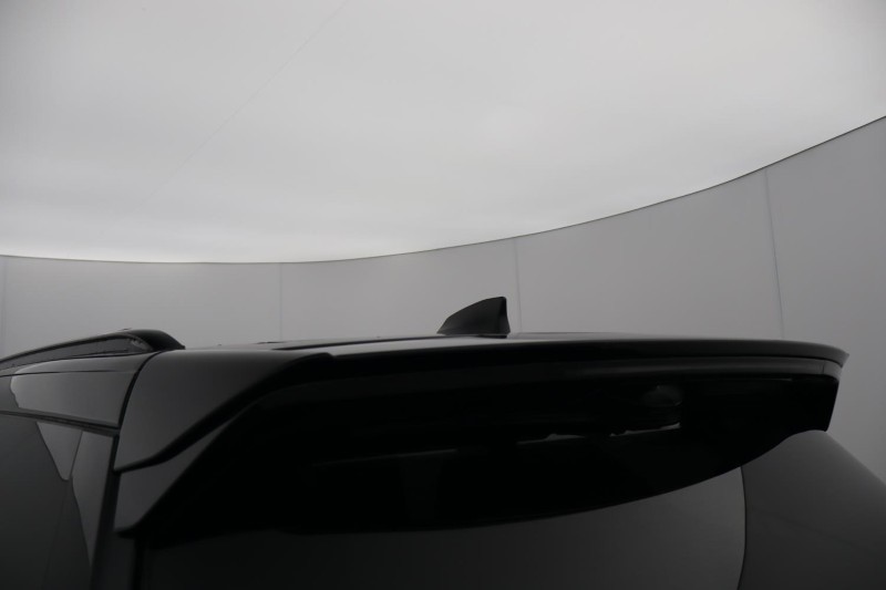 2023 (73) LAND ROVER DISCOVERY 3.0 D300 Dynamic SE 5dr Auto 5179465