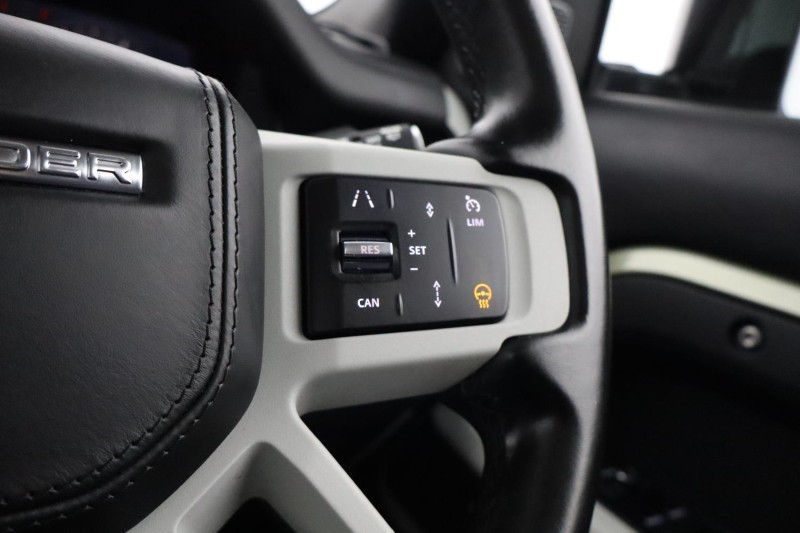 2022 (22) LAND ROVER DEFENDER 3.0 D250 HSE 90 3dr Auto 5205863