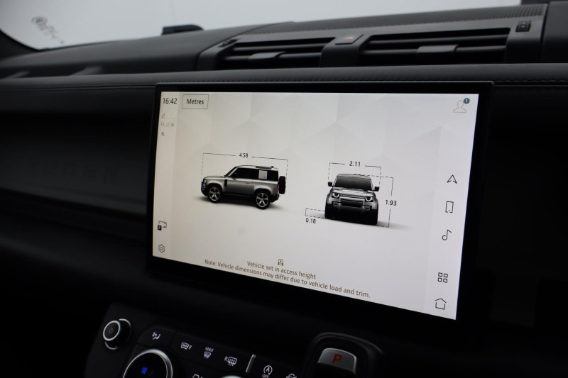 2022 (22) LAND ROVER DEFENDER 3.0 D250 HSE 90 3dr Auto 5205878