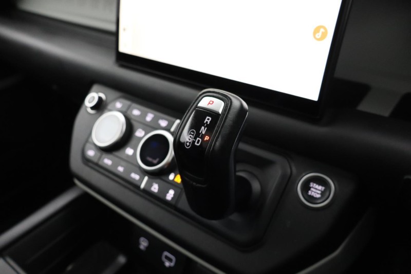 2022 (22) LAND ROVER DEFENDER 3.0 D250 HSE 90 3dr Auto 5205870