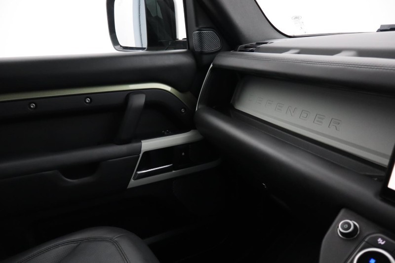 2022 (22) LAND ROVER DEFENDER 3.0 D250 HSE 90 3dr Auto 5205876