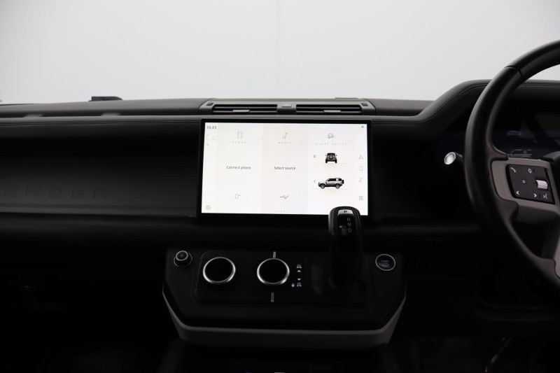 2022 (22) LAND ROVER DEFENDER 3.0 D250 HSE 90 3dr Auto 5205885