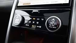 2022 (22) LAND ROVER DISCOVERY 3.0 D300 R-Dynamic HSE 5dr Auto 5202674