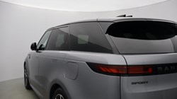 2022 (22) LAND ROVER DISCOVERY 3.0 D300 R-Dynamic HSE 5dr Auto 5202615