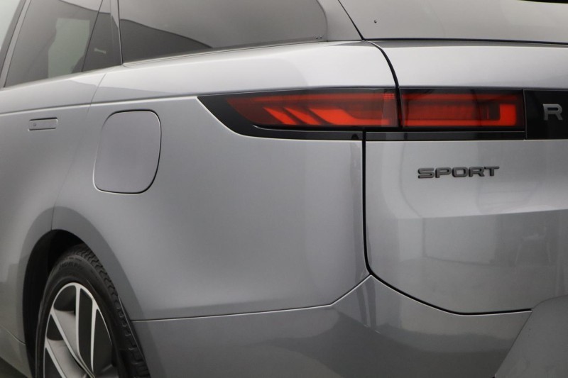 2022 (22) LAND ROVER DISCOVERY 3.0 D300 R-Dynamic HSE 5dr Auto 5202617