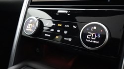 2022 (22) LAND ROVER DISCOVERY 3.0 D300 R-Dynamic HSE 5dr Auto 5202661