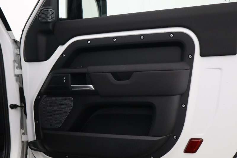 2024 (24) LAND ROVER COMMERCIAL DEFENDER 3.0 D250 Hard Top Auto 5234129