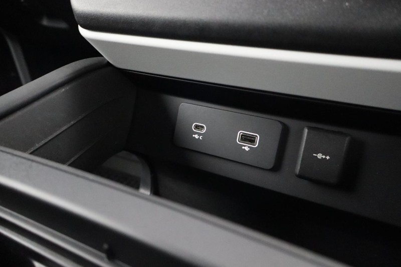 2024 (24) LAND ROVER COMMERCIAL DEFENDER 3.0 D250 Hard Top Auto 5234152