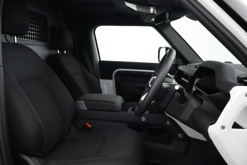 2024 (24) LAND ROVER COMMERCIAL DEFENDER 3.0 D250 Hard Top Auto 5234131