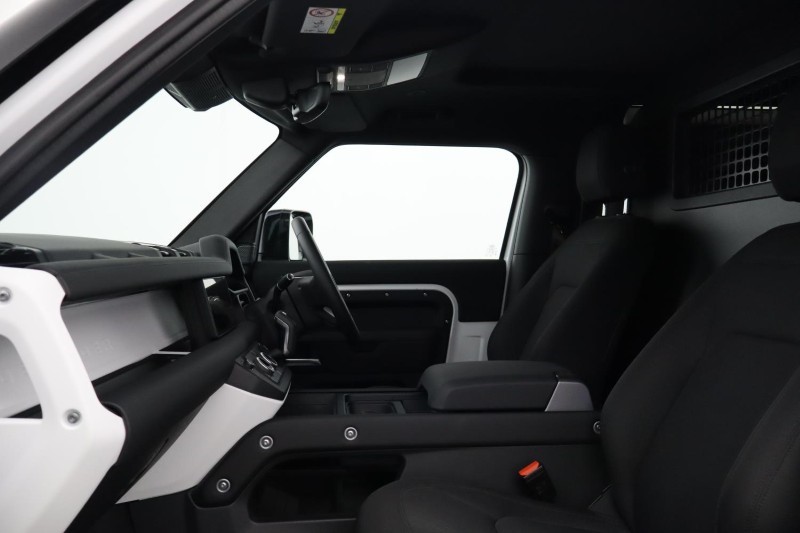 2024 (24) LAND ROVER COMMERCIAL DEFENDER 3.0 D250 Hard Top Auto 5234118