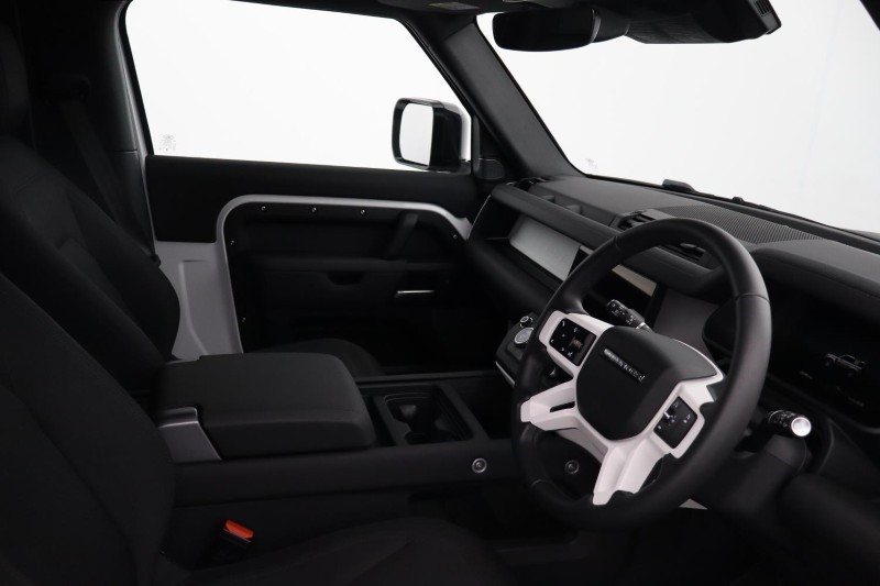 2024 (24) LAND ROVER COMMERCIAL DEFENDER 3.0 D250 Hard Top Auto 5234137