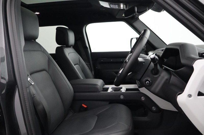 2025 (75) LAND ROVER DEFENDER 3.0 D350 X-Dynamic HSE 110 5dr Auto [7 Seat] 5200984