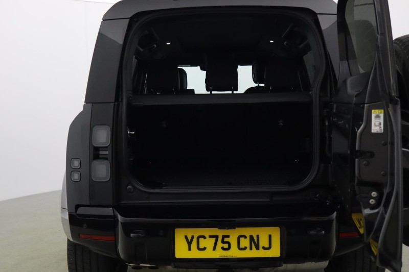 2025 (75) LAND ROVER DEFENDER 3.0 D350 X-Dynamic HSE 110 5dr Auto [7 Seat] 5200956