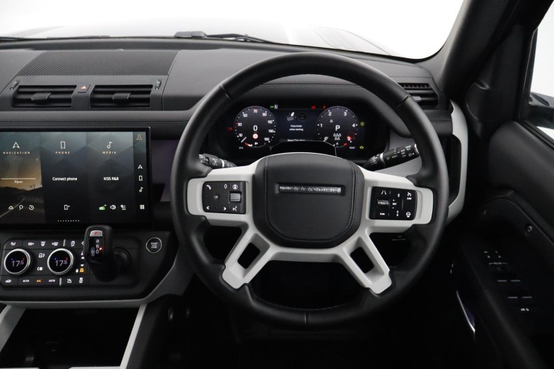 2025 (75) LAND ROVER DEFENDER 3.0 D350 X-Dynamic HSE 110 5dr Auto [7 Seat] 5200976