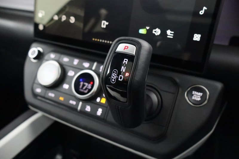 2025 (75) LAND ROVER DEFENDER 3.0 D350 X-Dynamic HSE 110 5dr Auto [7 Seat] 5200997