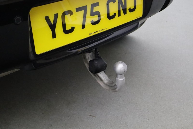 2025 (75) LAND ROVER DEFENDER 3.0 D350 X-Dynamic HSE 110 5dr Auto [7 Seat] 5200960