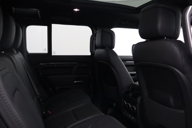 2025 (75) LAND ROVER DEFENDER 3.0 D350 X-Dynamic HSE 110 5dr Auto [7 Seat] 5200970
