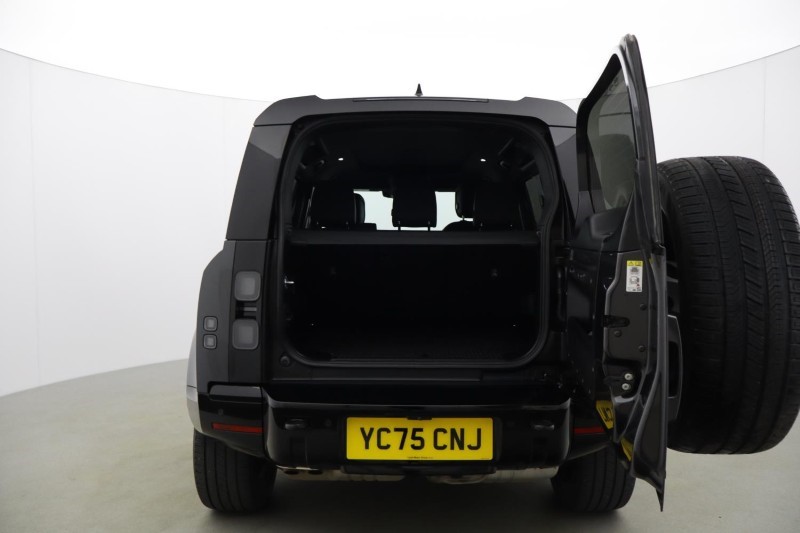 2025 (75) LAND ROVER DEFENDER 3.0 D350 X-Dynamic HSE 110 5dr Auto [7 Seat] 5200955