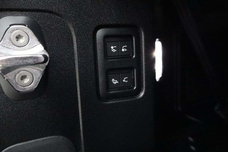 2025 (75) LAND ROVER DEFENDER 3.0 D350 X-Dynamic HSE 110 5dr Auto [7 Seat] 5200958