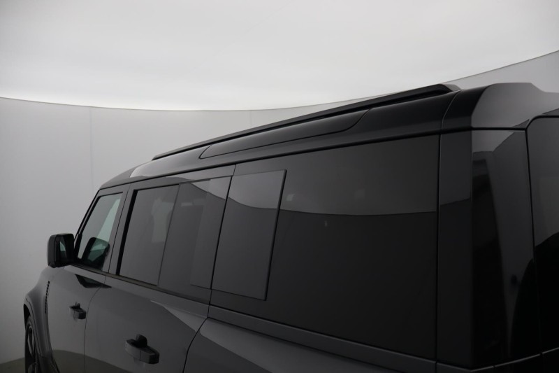 2025 (75) LAND ROVER DEFENDER 3.0 D350 X-Dynamic HSE 110 5dr Auto [7 Seat] 5200951