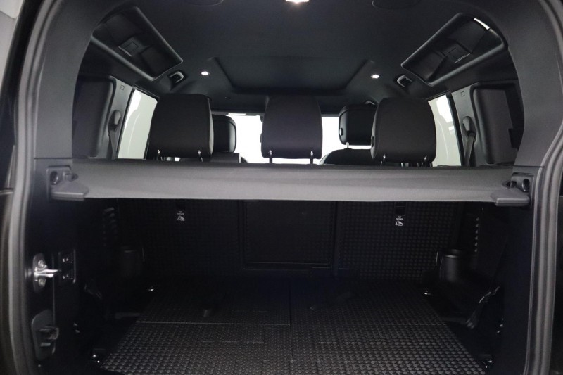 2025 (75) LAND ROVER DEFENDER 3.0 D350 X-Dynamic HSE 110 5dr Auto [7 Seat] 5200959