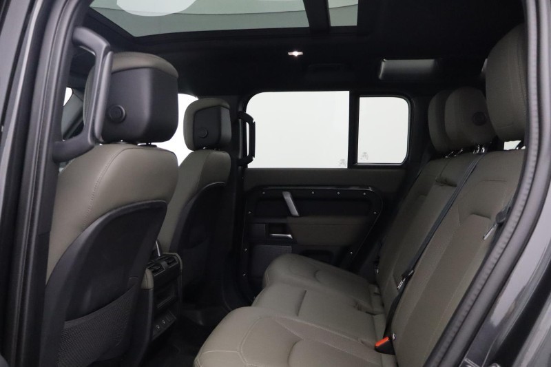 2024 (73) LAND ROVER DEFENDER 3.0 D250 X-Dynamic HSE 110 5dr Auto 5209645