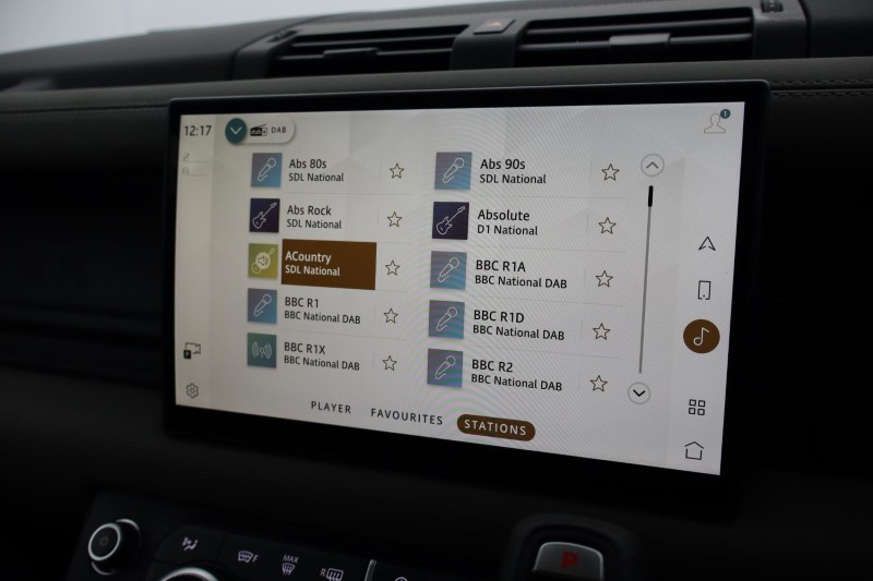 2024 (73) LAND ROVER DEFENDER 3.0 D250 X-Dynamic HSE 110 5dr Auto 5209687