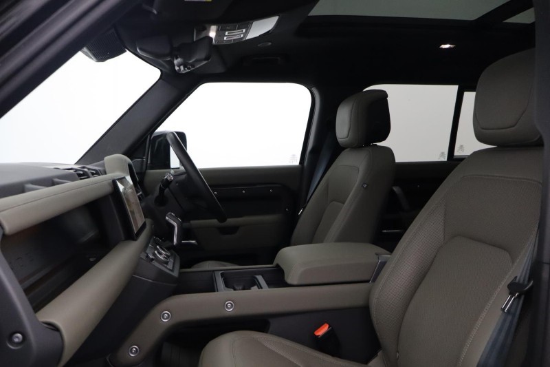 2024 (73) LAND ROVER DEFENDER 3.0 D250 X-Dynamic HSE 110 5dr Auto 5209647