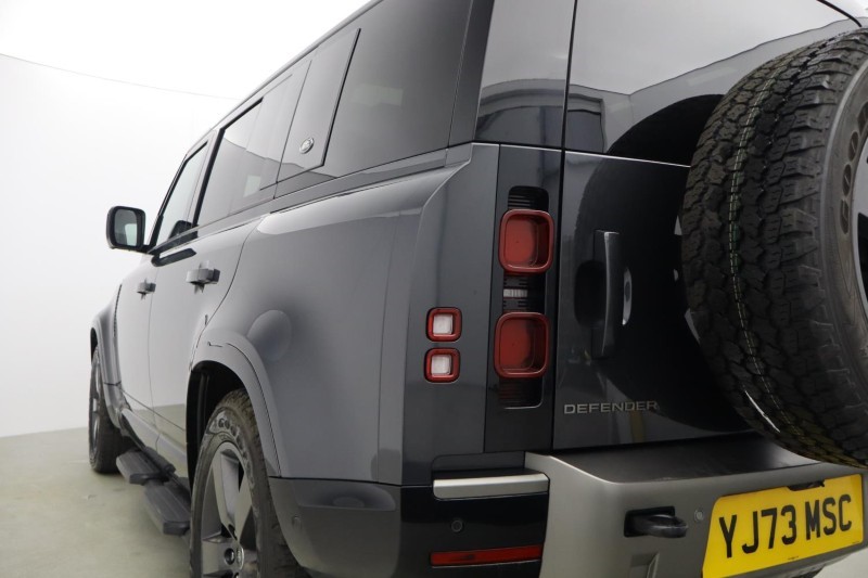 2024 (73) LAND ROVER DEFENDER 3.0 D250 X-Dynamic HSE 110 5dr Auto 5209637