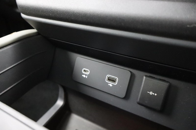 2024 (73) LAND ROVER DEFENDER 3.0 D250 X-Dynamic HSE 110 5dr Auto 5209696