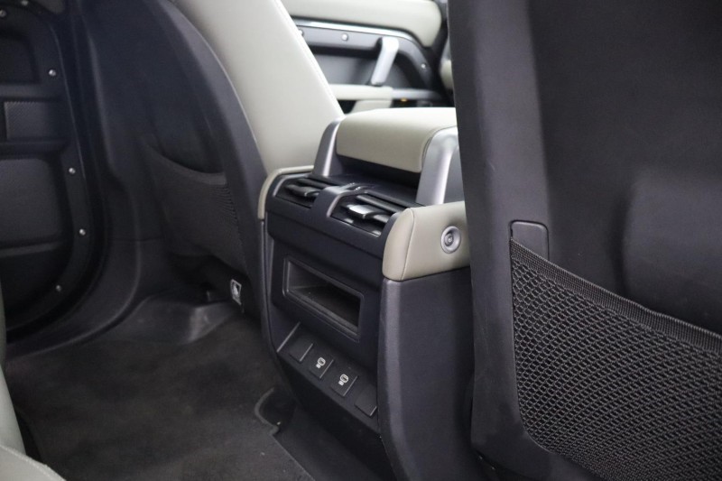 2024 (73) LAND ROVER DEFENDER 3.0 D250 X-Dynamic HSE 110 5dr Auto 5209653