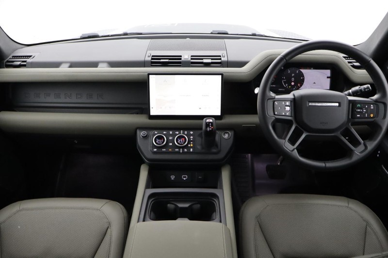 2024 (73) LAND ROVER DEFENDER 3.0 D250 X-Dynamic HSE 110 5dr Auto 5209703