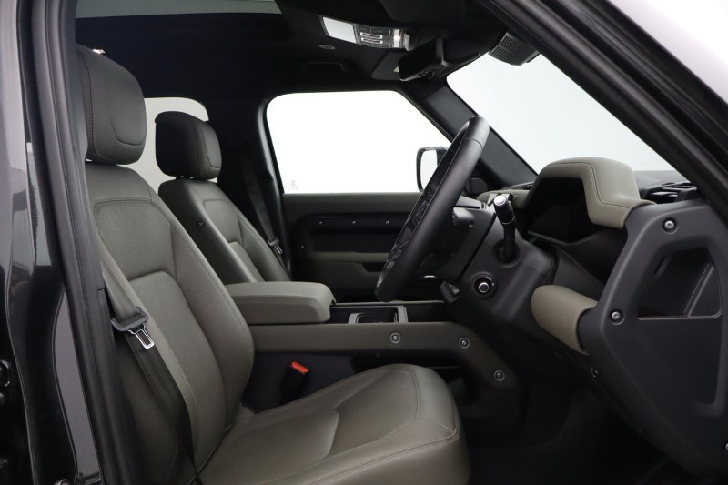 2024 (73) LAND ROVER DEFENDER 3.0 D250 X-Dynamic HSE 110 5dr Auto 5209676