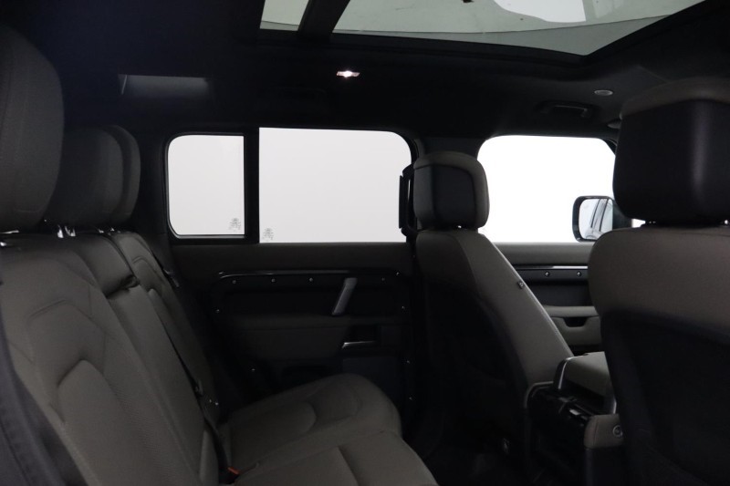 2024 (73) LAND ROVER DEFENDER 3.0 D250 X-Dynamic HSE 110 5dr Auto 5209655