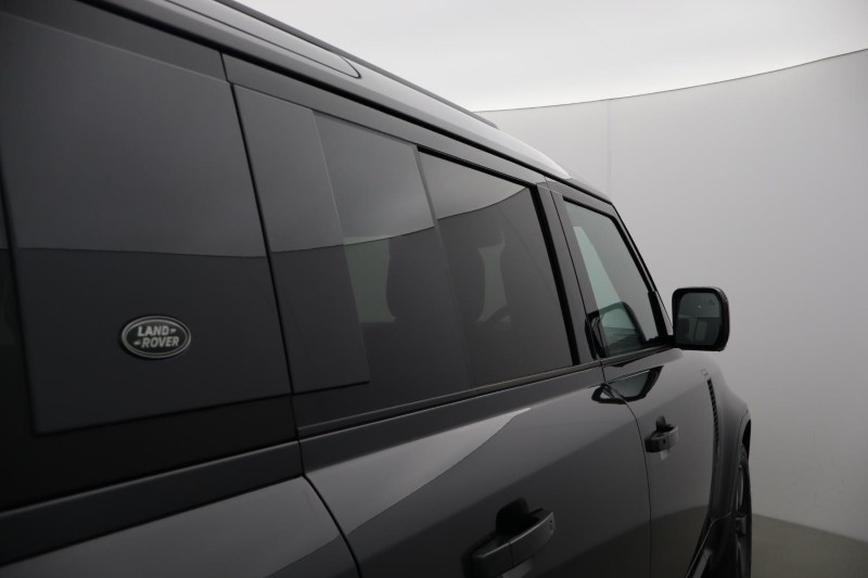2024 (73) LAND ROVER DEFENDER 3.0 D250 X-Dynamic HSE 110 5dr Auto 5209651