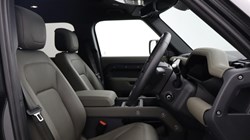 2024 (73) LAND ROVER DEFENDER 3.0 D250 X-Dynamic HSE 110 5dr Auto 5209675