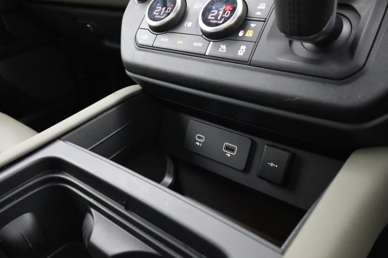 2024 (73) LAND ROVER DEFENDER 3.0 D250 X-Dynamic HSE 110 5dr Auto 5209698