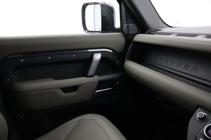 2024 (73) LAND ROVER DEFENDER 3.0 D250 X-Dynamic HSE 110 5dr Auto 5209700