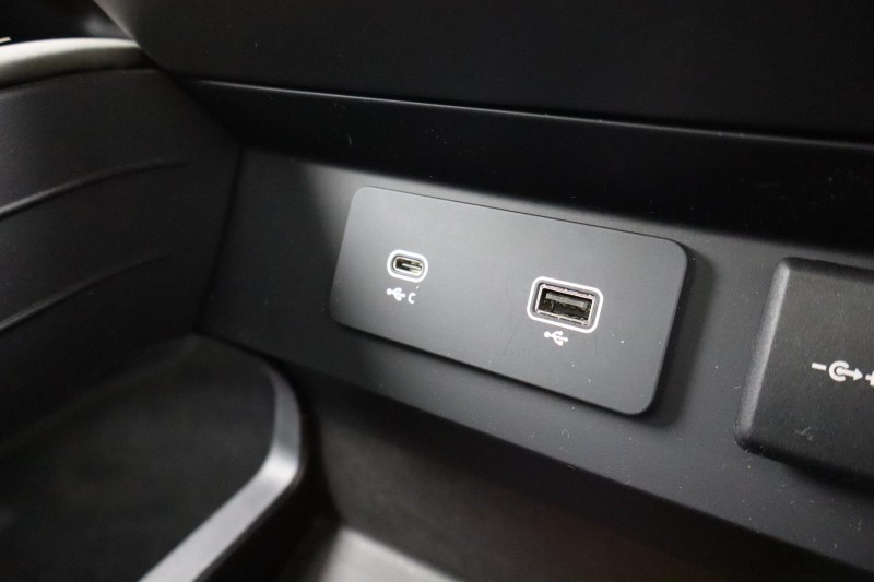 2024 (73) LAND ROVER DEFENDER 3.0 D250 X-Dynamic HSE 110 5dr Auto 5209697