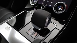 2021 (71) LAND ROVER RANGE ROVER VELAR 3.0 D300 MHEV R-Dynamic SE 5dr Auto 5237736