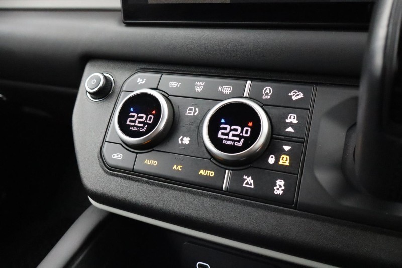 2023 (73) LAND ROVER COMMERCIAL DEFENDER 3.0 D300 Hard Top X-Dynamic HSE Auto 5219931