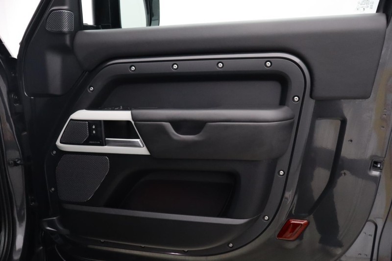 2023 (73) LAND ROVER COMMERCIAL DEFENDER 3.0 D300 Hard Top X-Dynamic HSE Auto 5219920