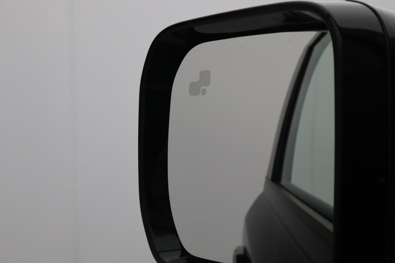 2023 (73) LAND ROVER COMMERCIAL DEFENDER 3.0 D300 Hard Top X-Dynamic HSE Auto 5219905