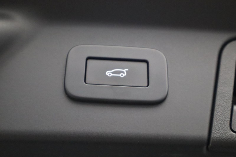 2023 (23) LAND ROVER RANGE ROVER VELAR 2.0 D200 MHEV Dynamic SE 5dr Auto 5226444