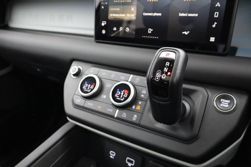 2024 (24) LAND ROVER DEFENDER 3.0 D250 XS Edition 110 5dr Auto 5220781