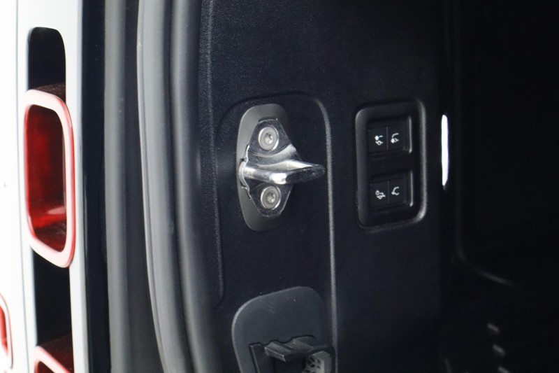 2024 (24) LAND ROVER DEFENDER 3.0 D250 XS Edition 110 5dr Auto 5220726