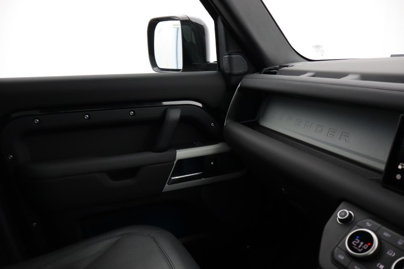 2024 (24) LAND ROVER DEFENDER 3.0 D250 XS Edition 110 5dr Auto 5220783